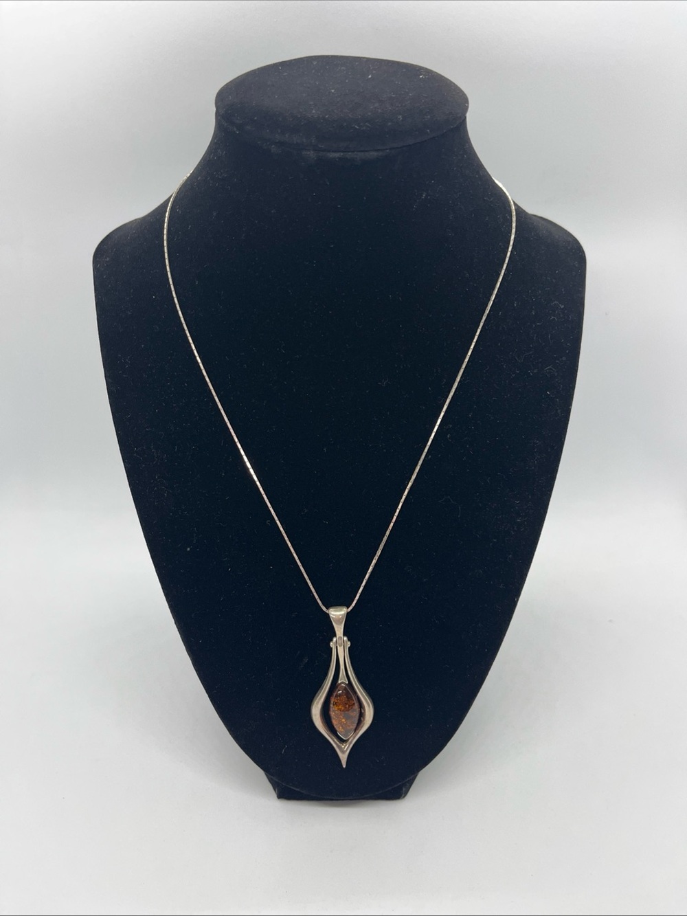 Vintage Modernist Sterling Marquis Amber Teardrop Pendant Necklace Italy 925